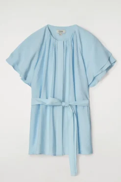 MEHRLAGIGE BLUSE MIT GÜRTEL