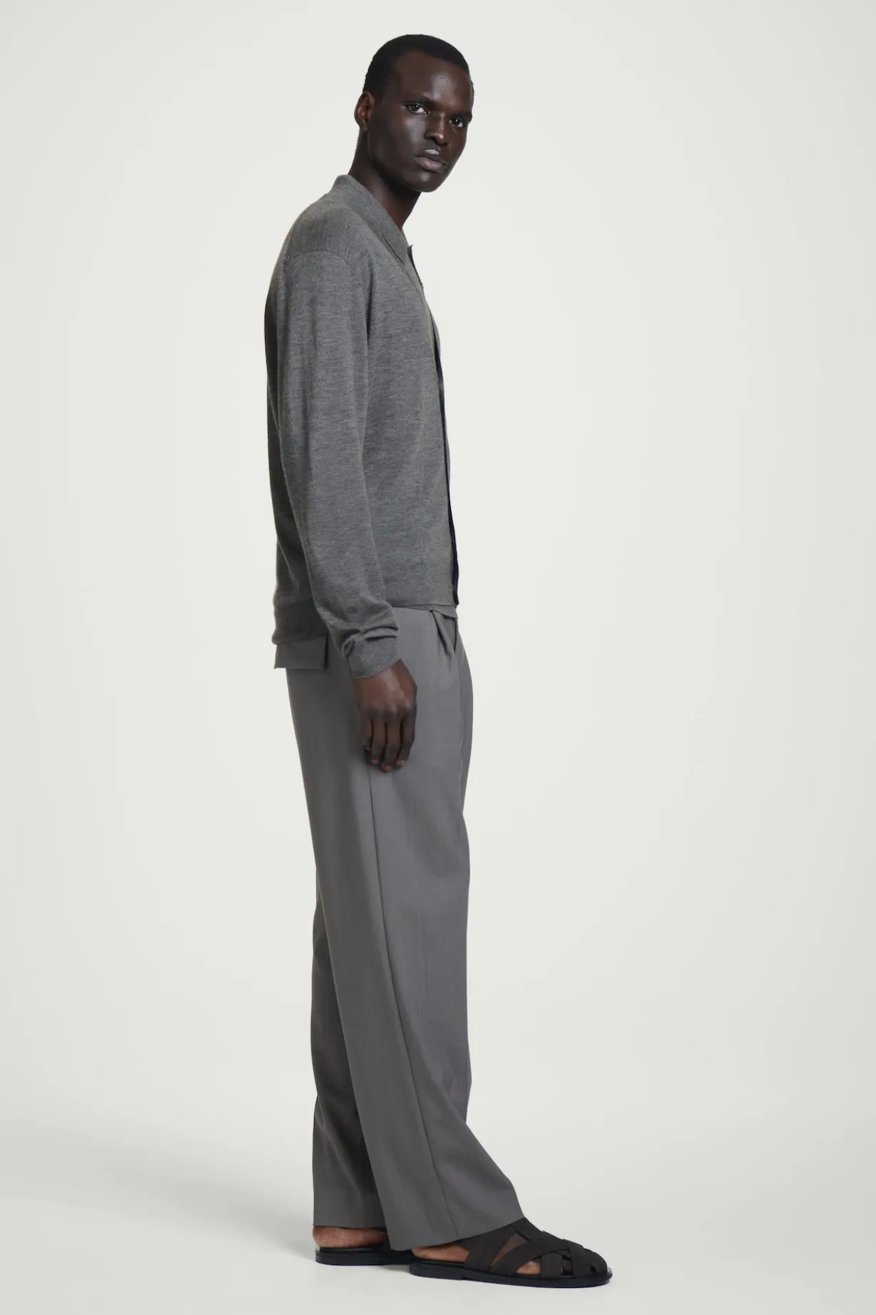 MEHRLAGIGE STRICKJACKE AUS FEINEM KASCHMIR