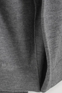 MEHRLAGIGE STRICKJACKE AUS FEINEM KASCHMIR