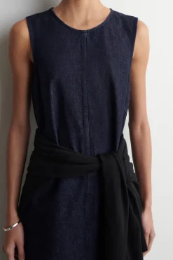 MIDIKLEID AUS DENIM IN A-LINIE