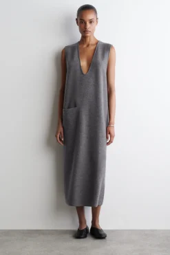 MIDIKLEID AUS GEKOCHTER WOLLE