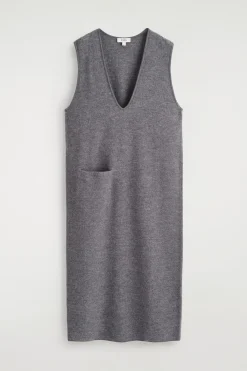 MIDIKLEID AUS GEKOCHTER WOLLE