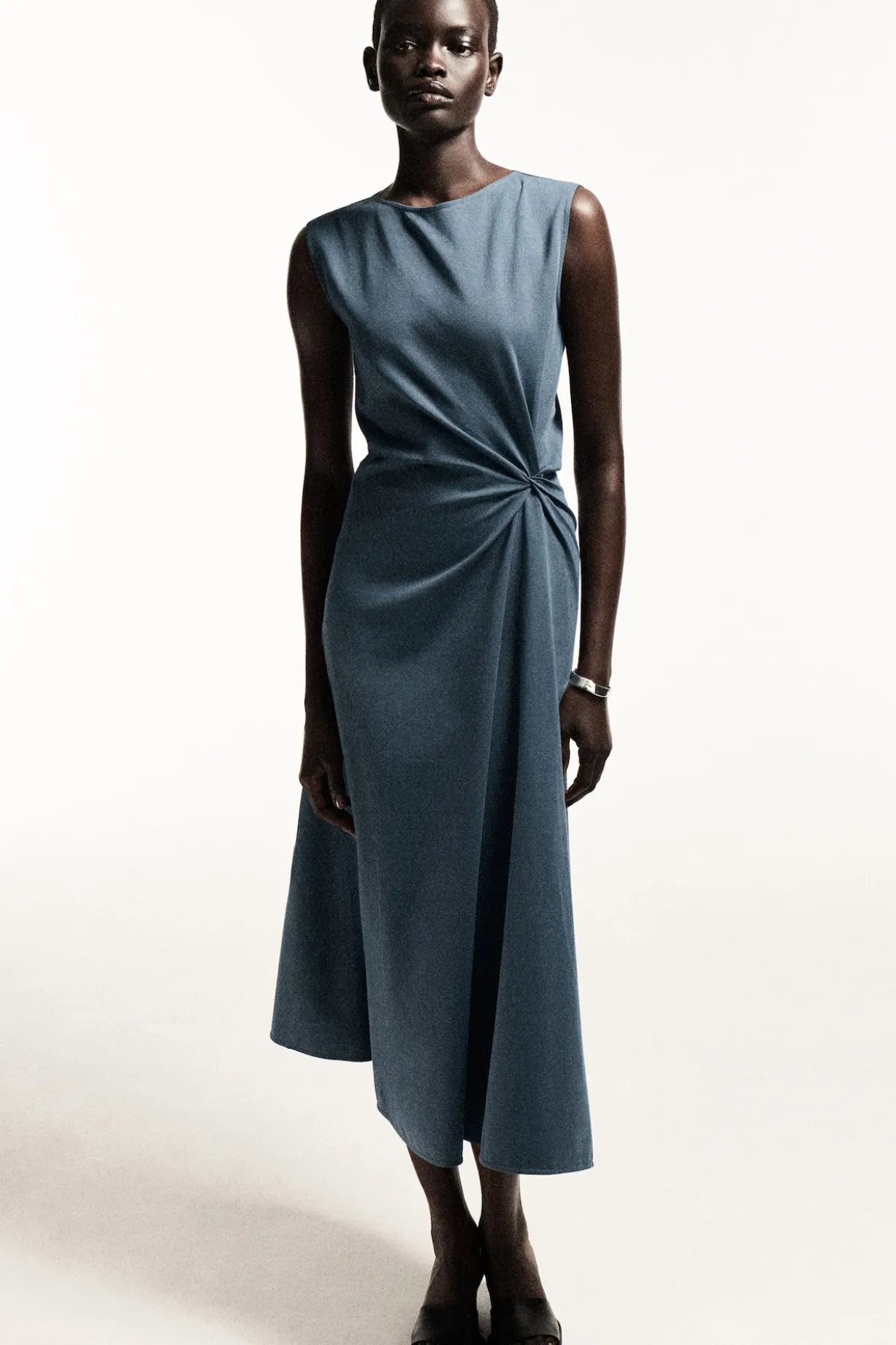 MIDIKLEID AUS JERSEY MIT TWIST-DETAIL