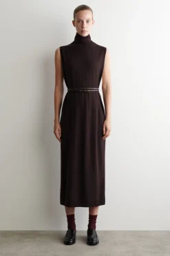 MIDIKLEID AUS MERINOWOLLE MIT ROLLKRAGEN