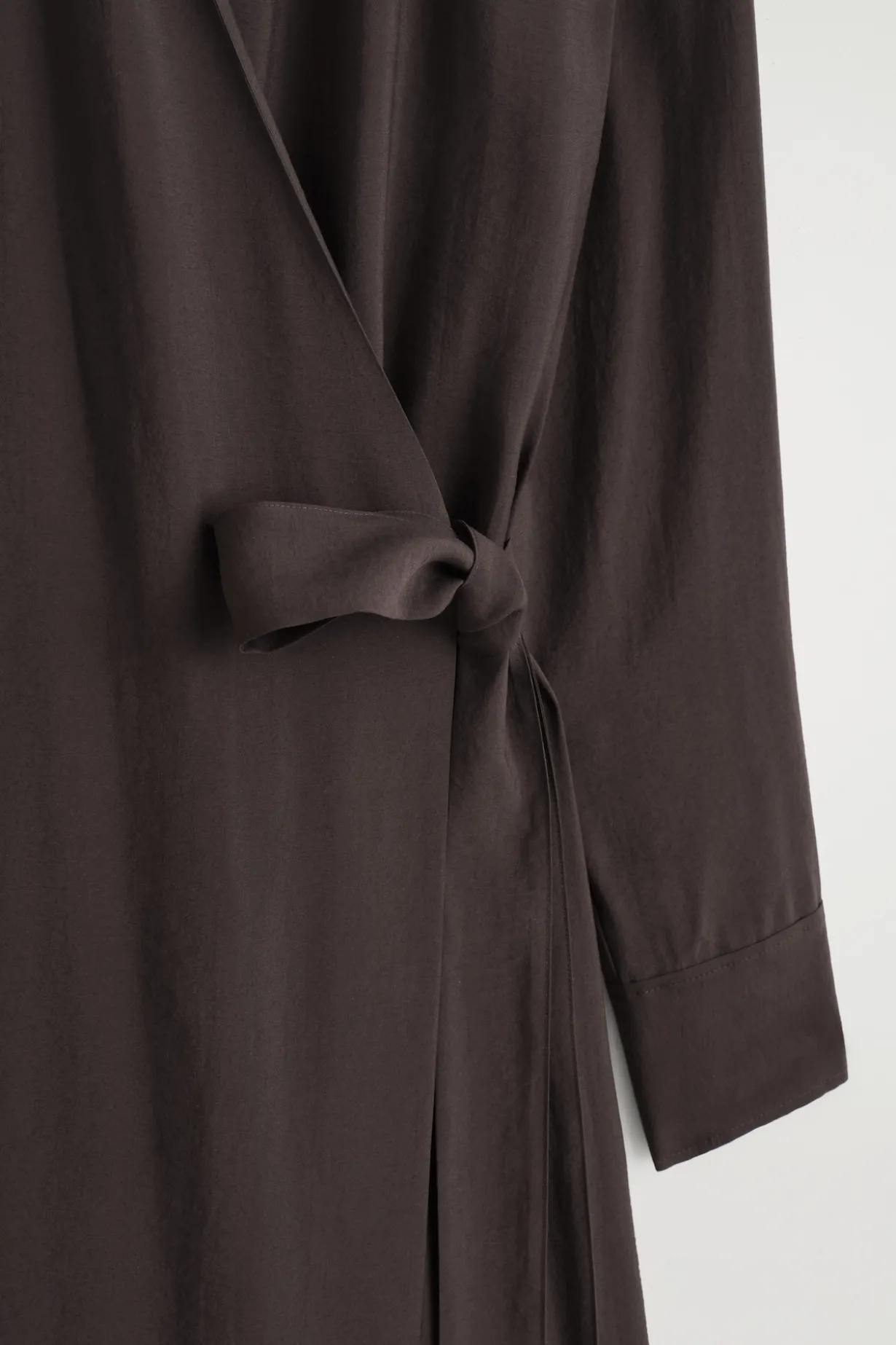MIDIKLEID AUS MODAL IN WICKELOPTIK