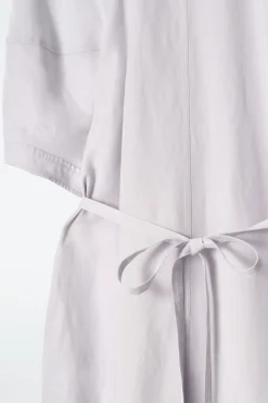 MIDIKLEID MIT BINDEDETAIL