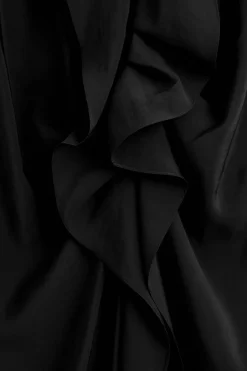 MIDIKLEID MIT DRAPIERUNG UND VOLANTS