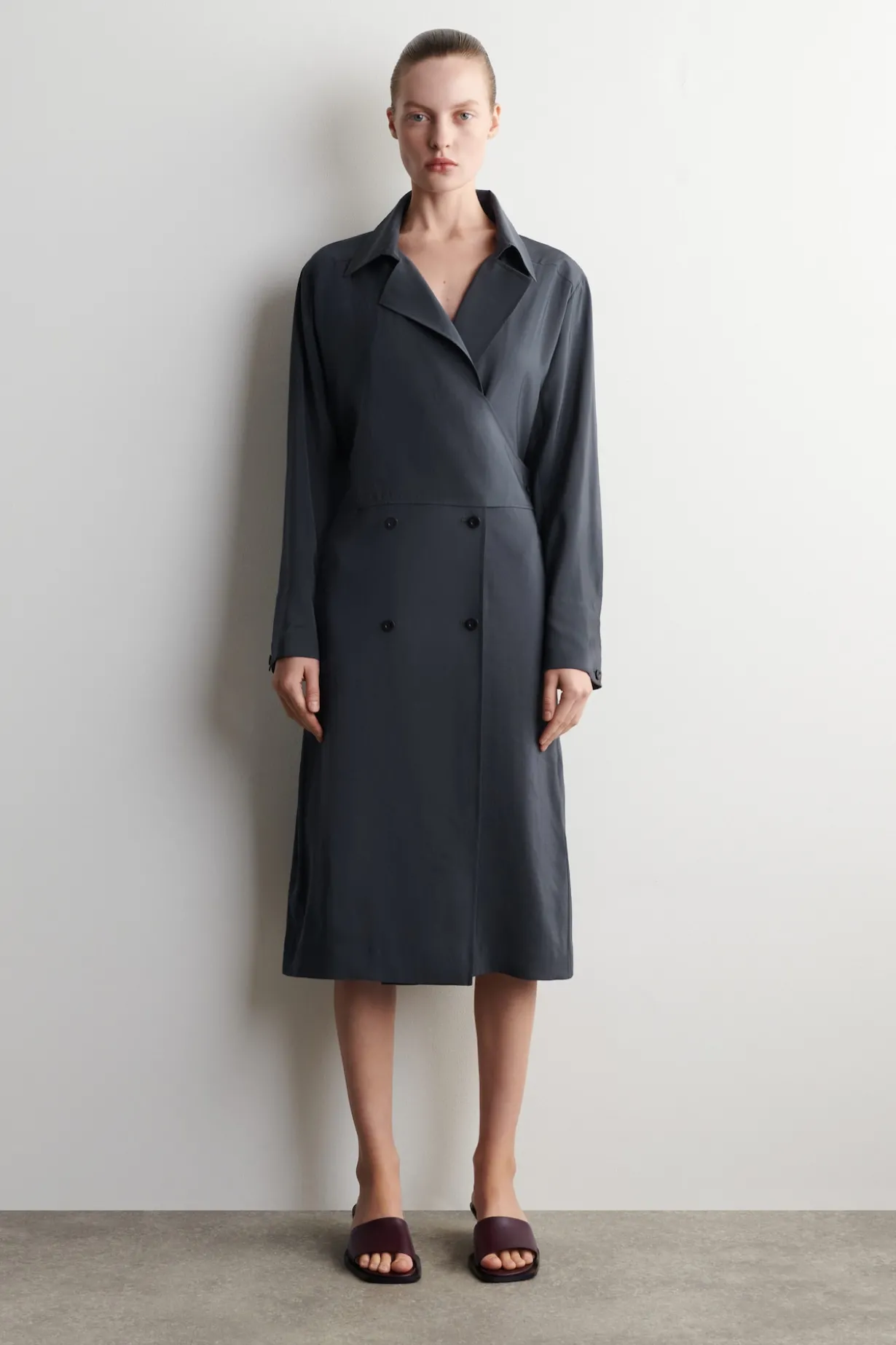 MIDIKLEID MIT GÜRTEL