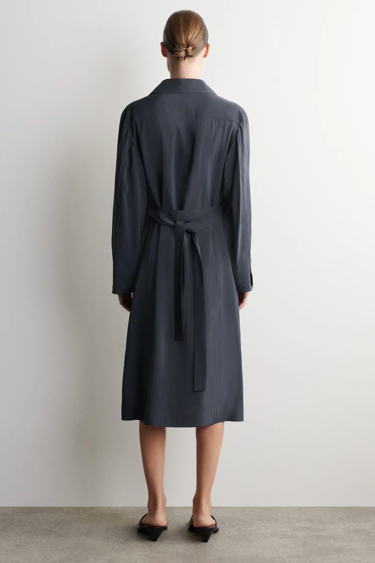 MIDIKLEID MIT GÜRTEL