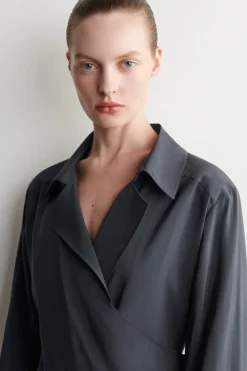 MIDIKLEID MIT GÜRTEL