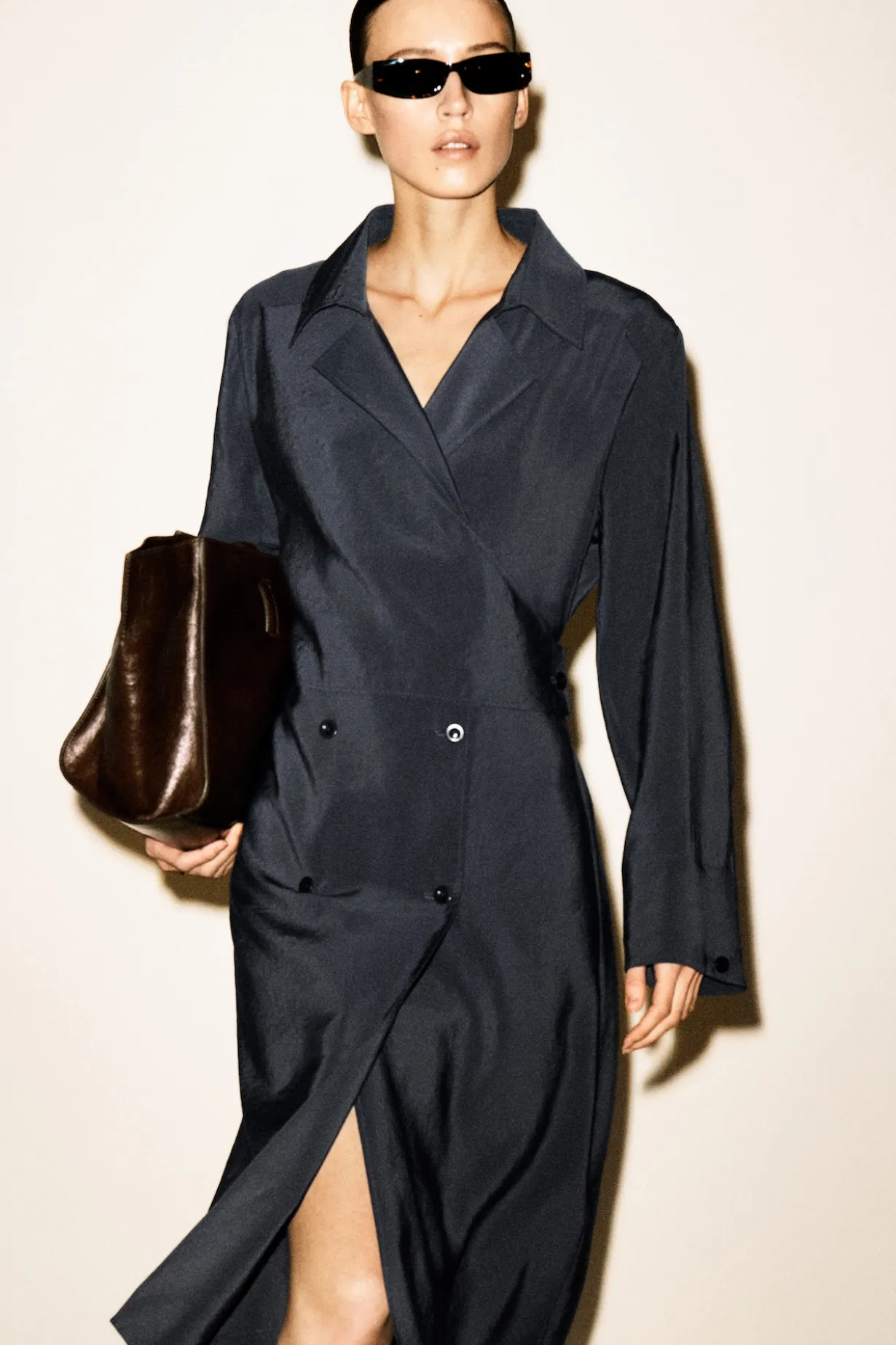 MIDIKLEID MIT GÜRTEL