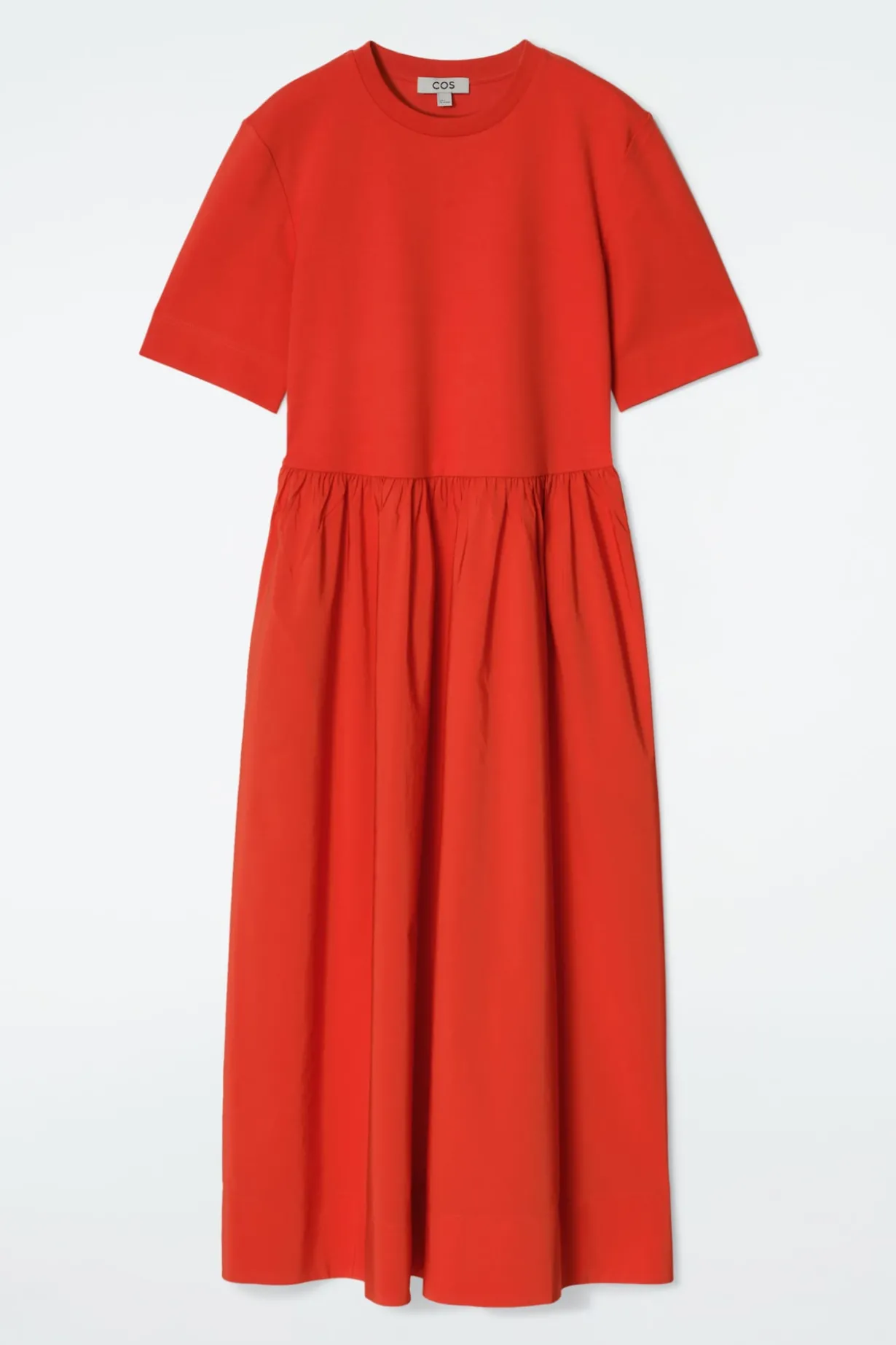 MIDIKLEID MIT KONTRASTPARTIEN