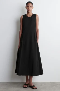 MIDIKLEID MIT SEITLICHEN RAFFUNGEN