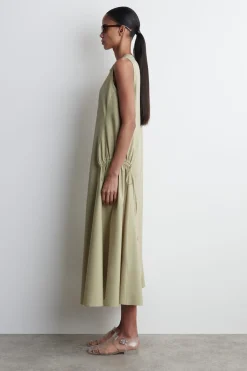 MIDIKLEID MIT SEITLICHEN RAFFUNGEN