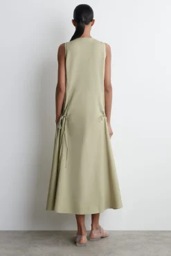 MIDIKLEID MIT SEITLICHEN RAFFUNGEN