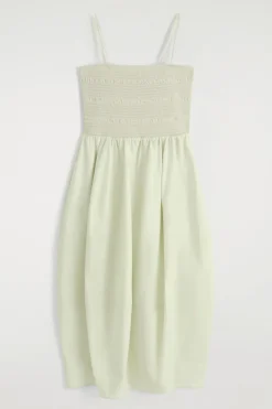 MIDIKLEID MIT SMOKDETAILS