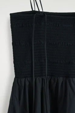 MIDIKLEID MIT SMOKDETAILS