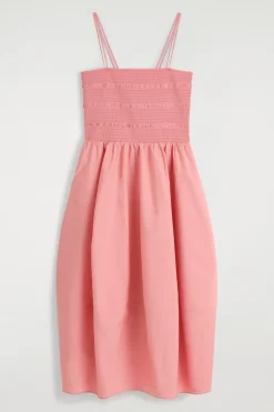 MIDIKLEID MIT SMOKDETAILS