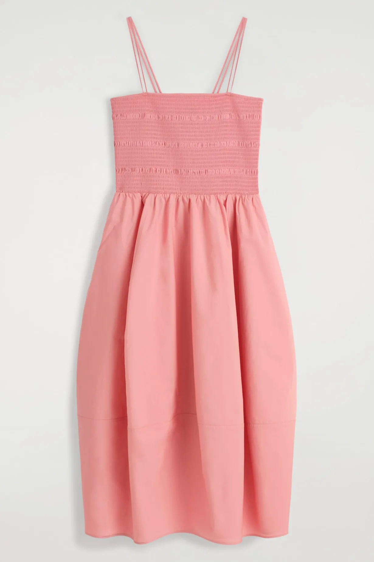 MIDIKLEID MIT SMOKDETAILS