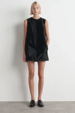 MINIKLEID AUS LEDER MIT PONYHAAR-EFFEKT