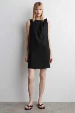 MINIKLEID AUS LEINEN MIT TWIST-DETAIL