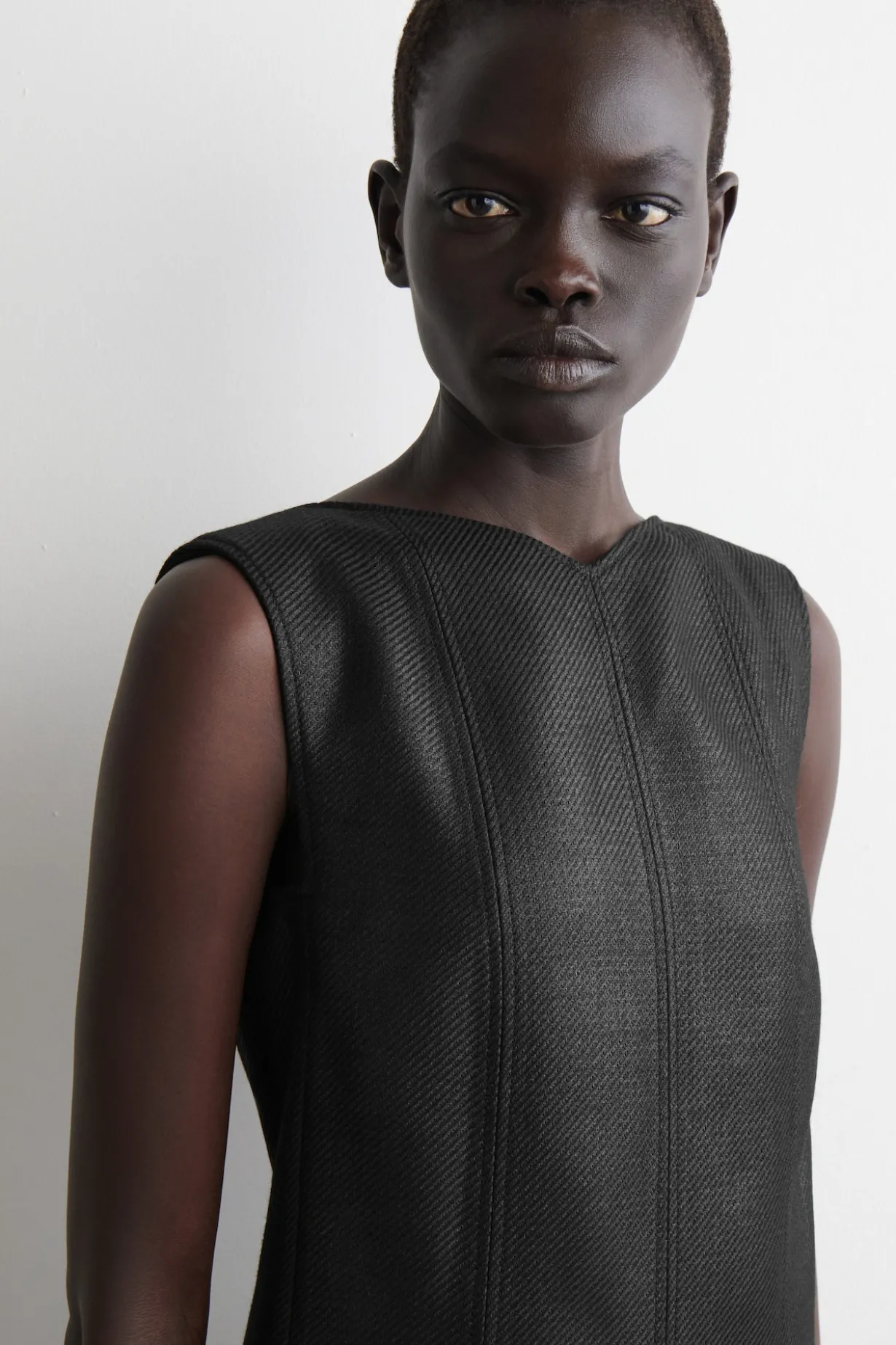 MINIKLEID AUS WOLL-MIX IN METALLIC-OPTIK