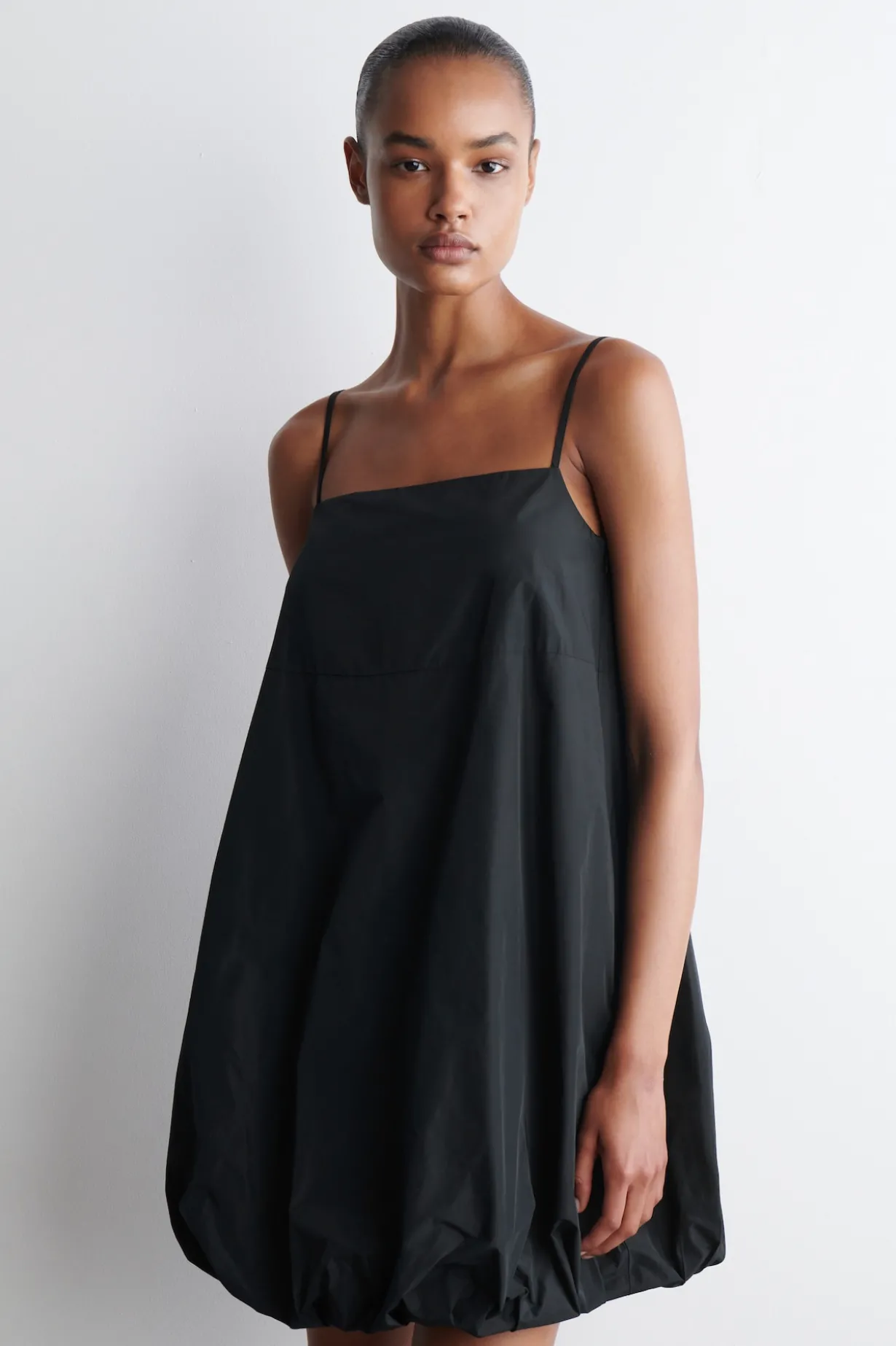 MINIKLEID MIT BUBBLE-SAUM