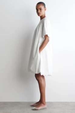 MINIKLEID MIT BUBBLE-SAUM
