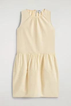 MINIKLEID MIT RAFFUNGEN