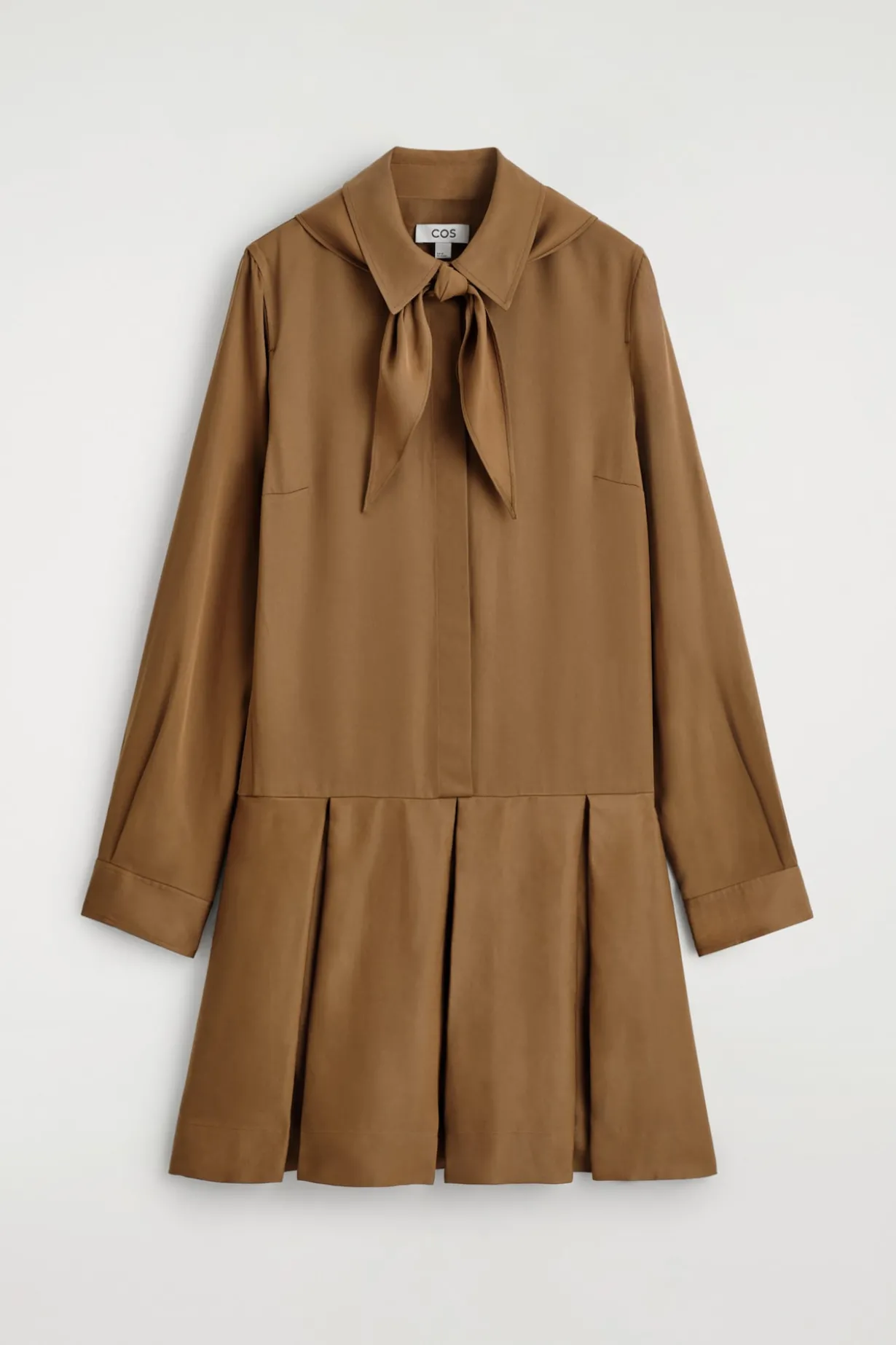 MINIKLEID MIT SCHALDETAIL UND NIEDRIGER TAILLE