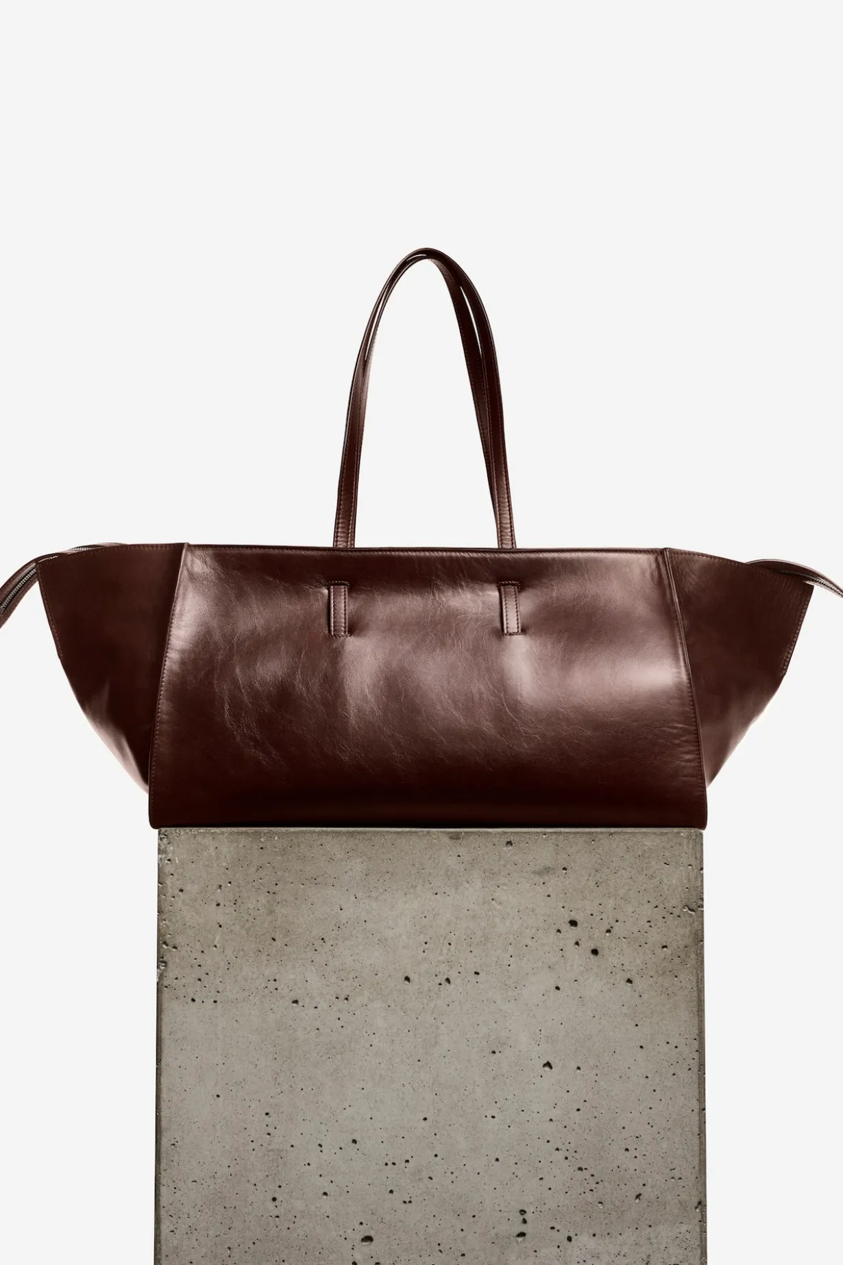 MONUMENT TOTE BAG - LEDER