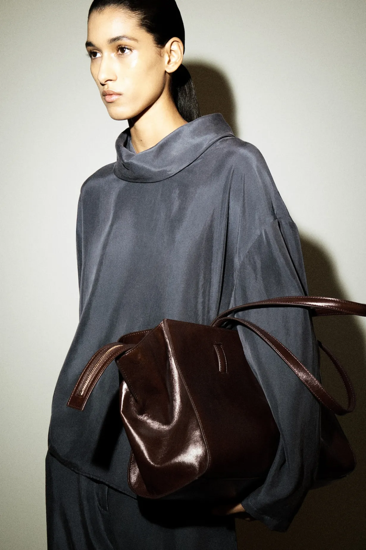 MONUMENT TOTE BAG - LEDER