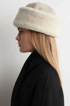MÜTZE AUS SHEARLING