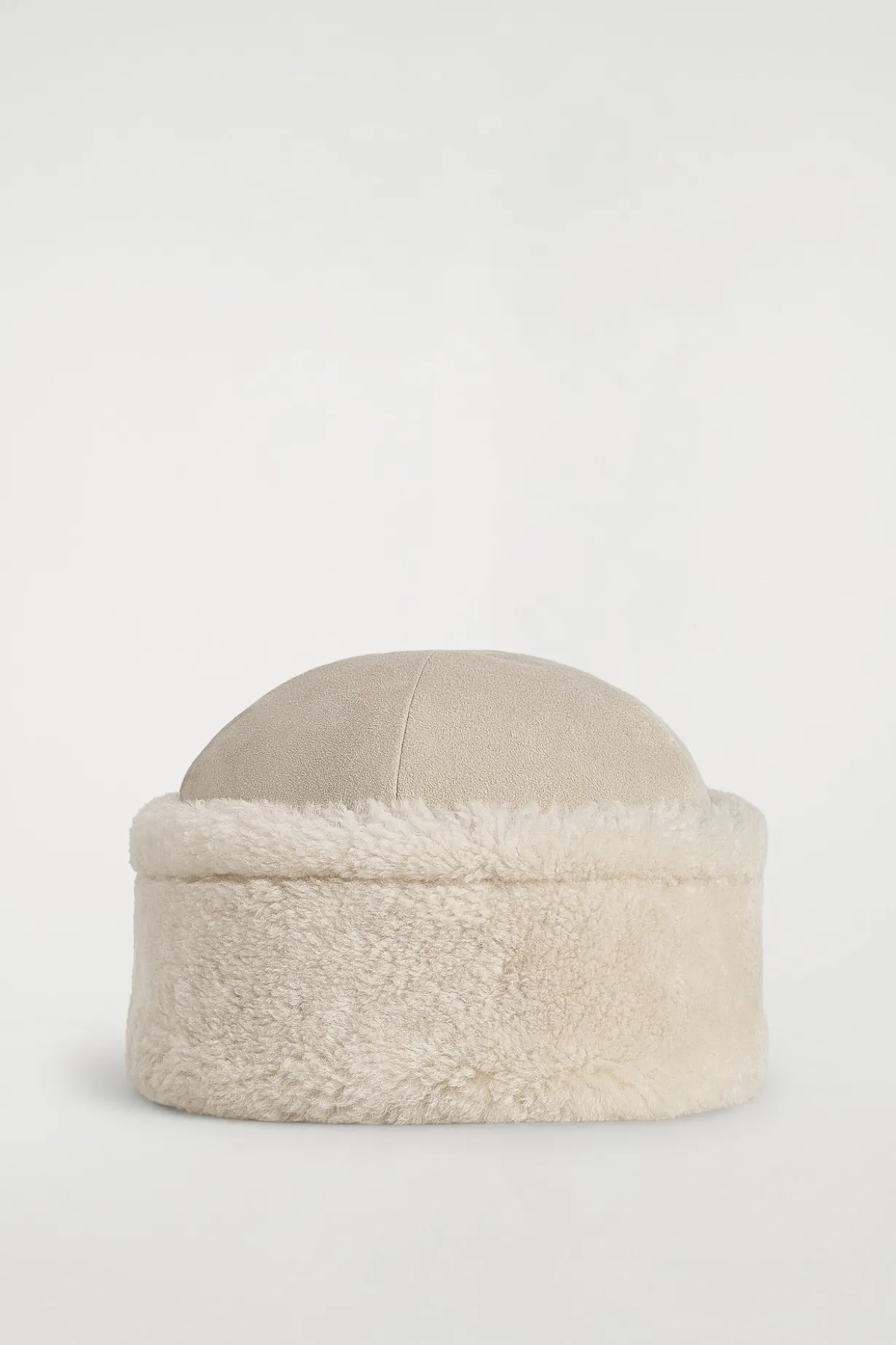 MÜTZE AUS SHEARLING