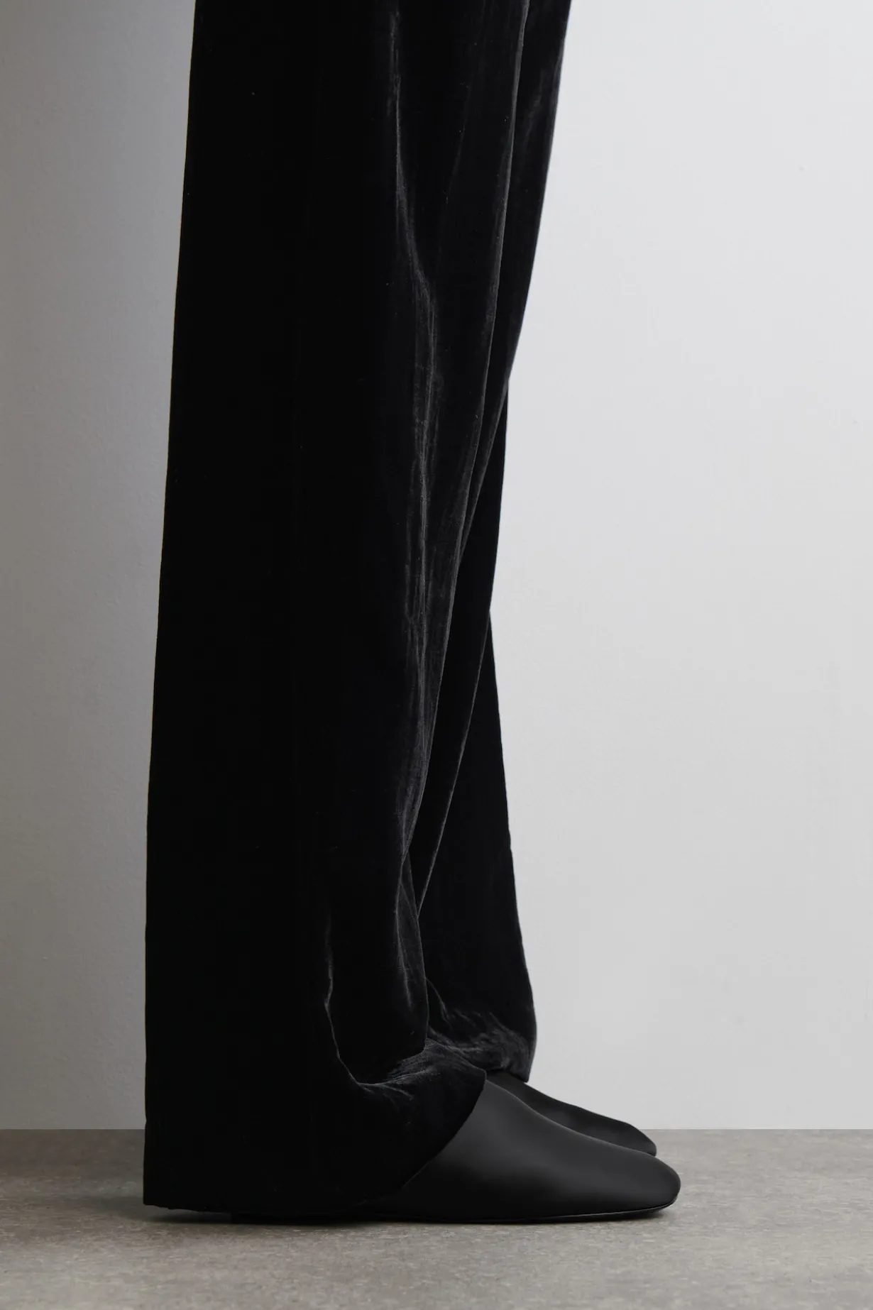 MULES AUS SATIN