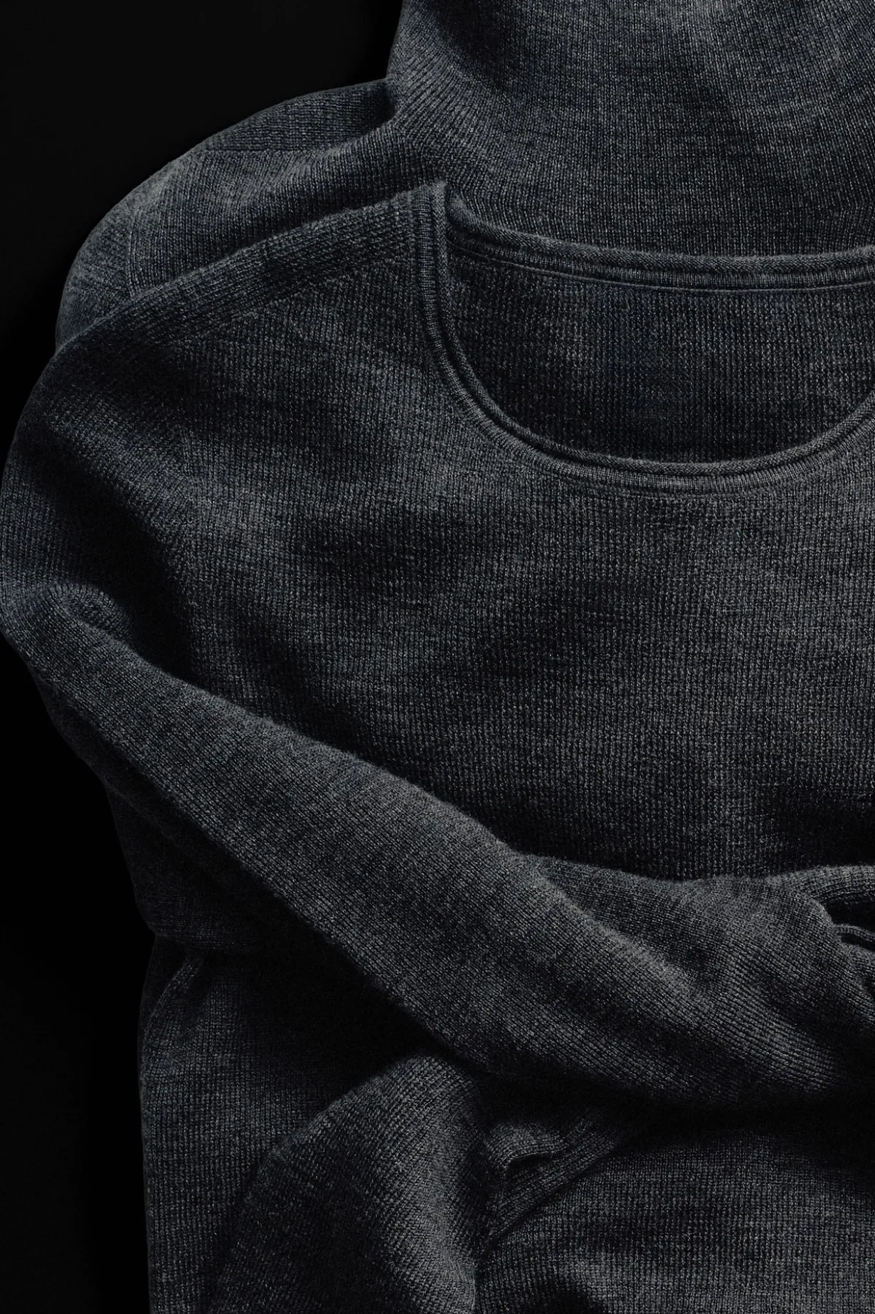NAHTLOSES LANGARMSHIRT AUS MERINOWOLLE