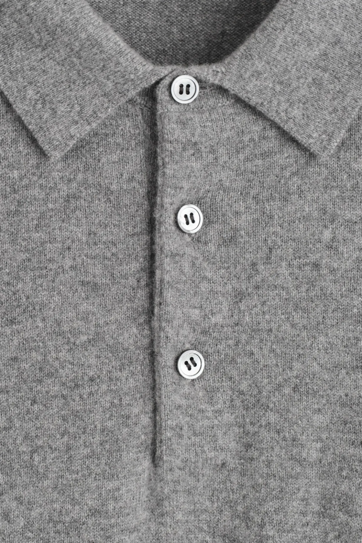 NAHTLOSES POLOSHIRT AUS KASCHMIR