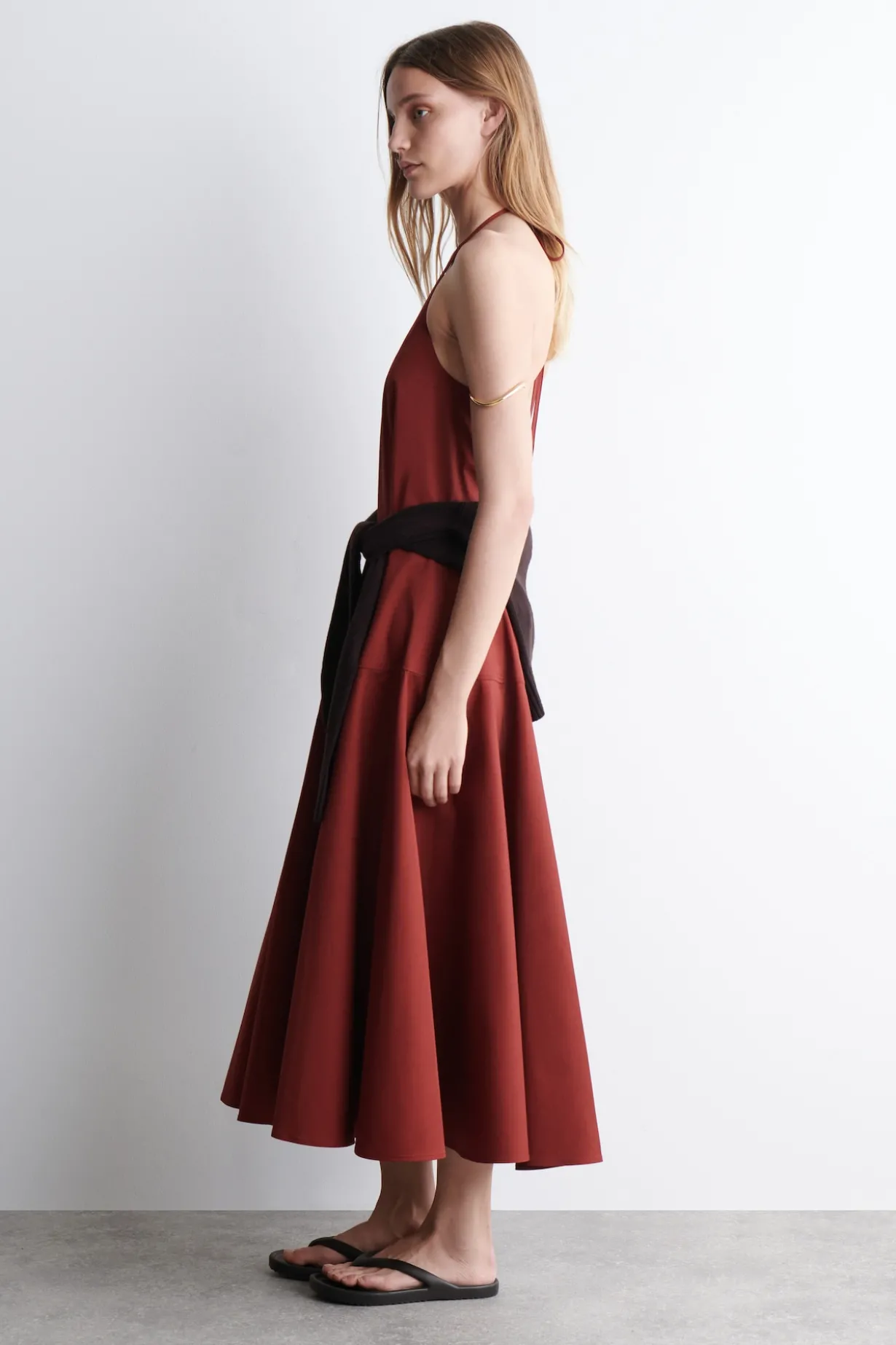 NECKHOLDER-KLEID AUS PIMA-BAUMWOLLE