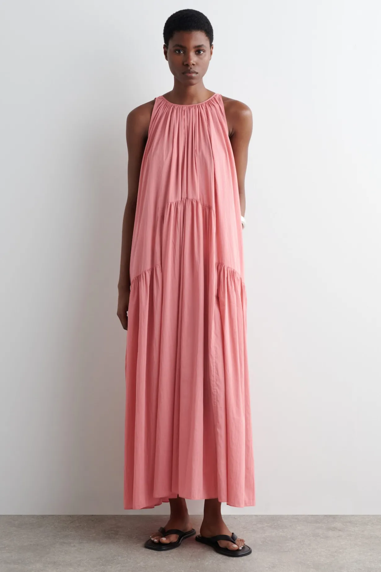 NECKHOLDER-MAXIKLEID MIT RAFFUNGEN