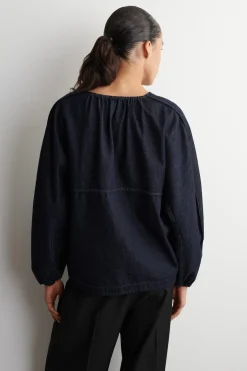 OBERTEIL AUS DENIM MIT ABGERUNDETER SILHOUETTE