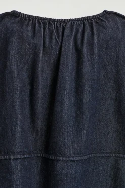 OBERTEIL AUS DENIM MIT ABGERUNDETER SILHOUETTE