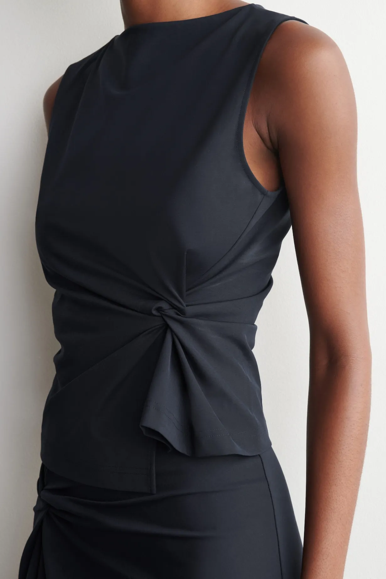 OBERTEIL AUS JERSEY MIT TWIST-DETAIL
