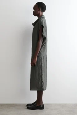 OBERTEIL AUS SATIN IN KNITTEROPTIK