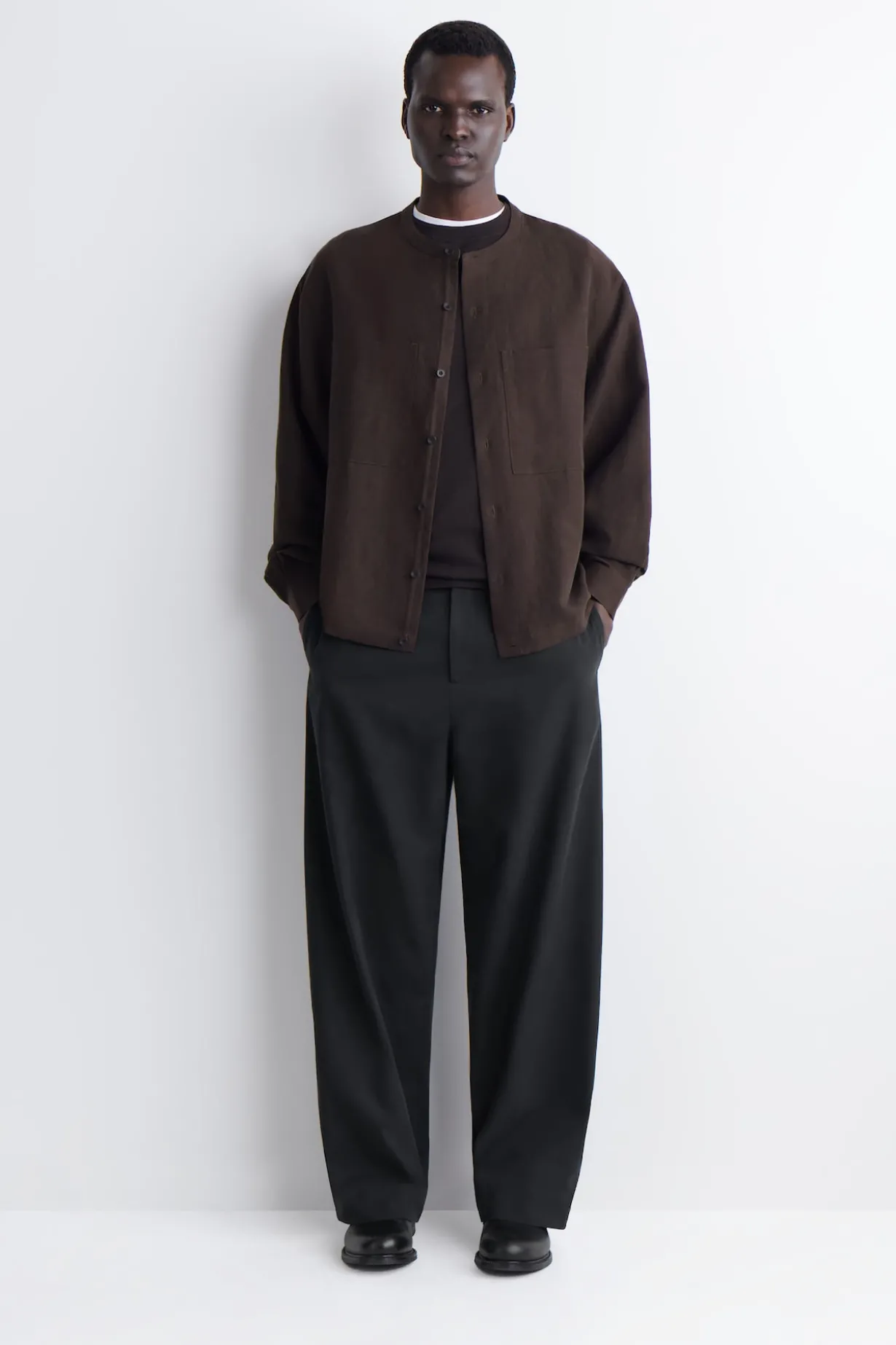 OVERSIZED-HEMD AUS LEINEN MIT GRANDAD-KRAGEN