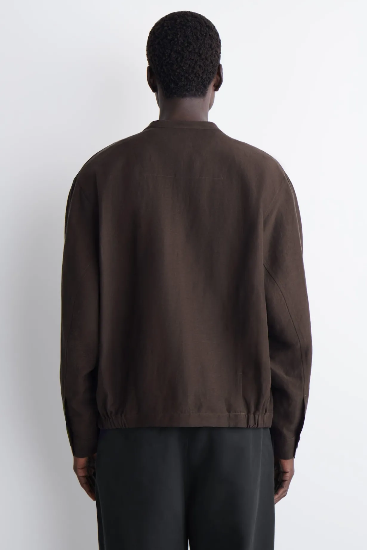 OVERSIZED-HEMD AUS LEINEN MIT GRANDAD-KRAGEN