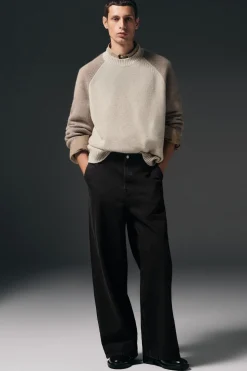 OVERSIZED-HOSE AUS DENIM MIT WEITEM BEIN