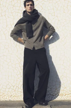 OVERSIZED-HOSE AUS DENIM MIT WEITEM BEIN