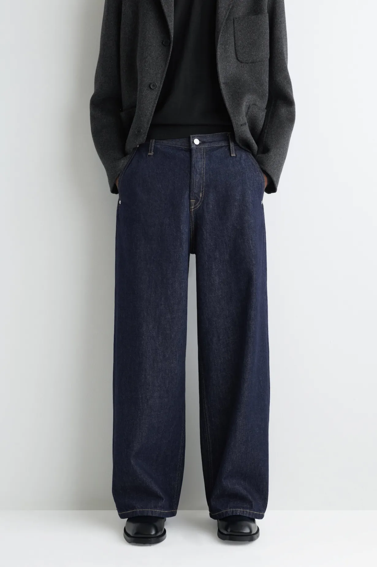 OVERSIZED-HOSE AUS DENIM MIT WEITEM BEIN