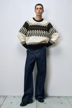 OVERSIZED-HOSE AUS DENIM MIT WEITEM BEIN