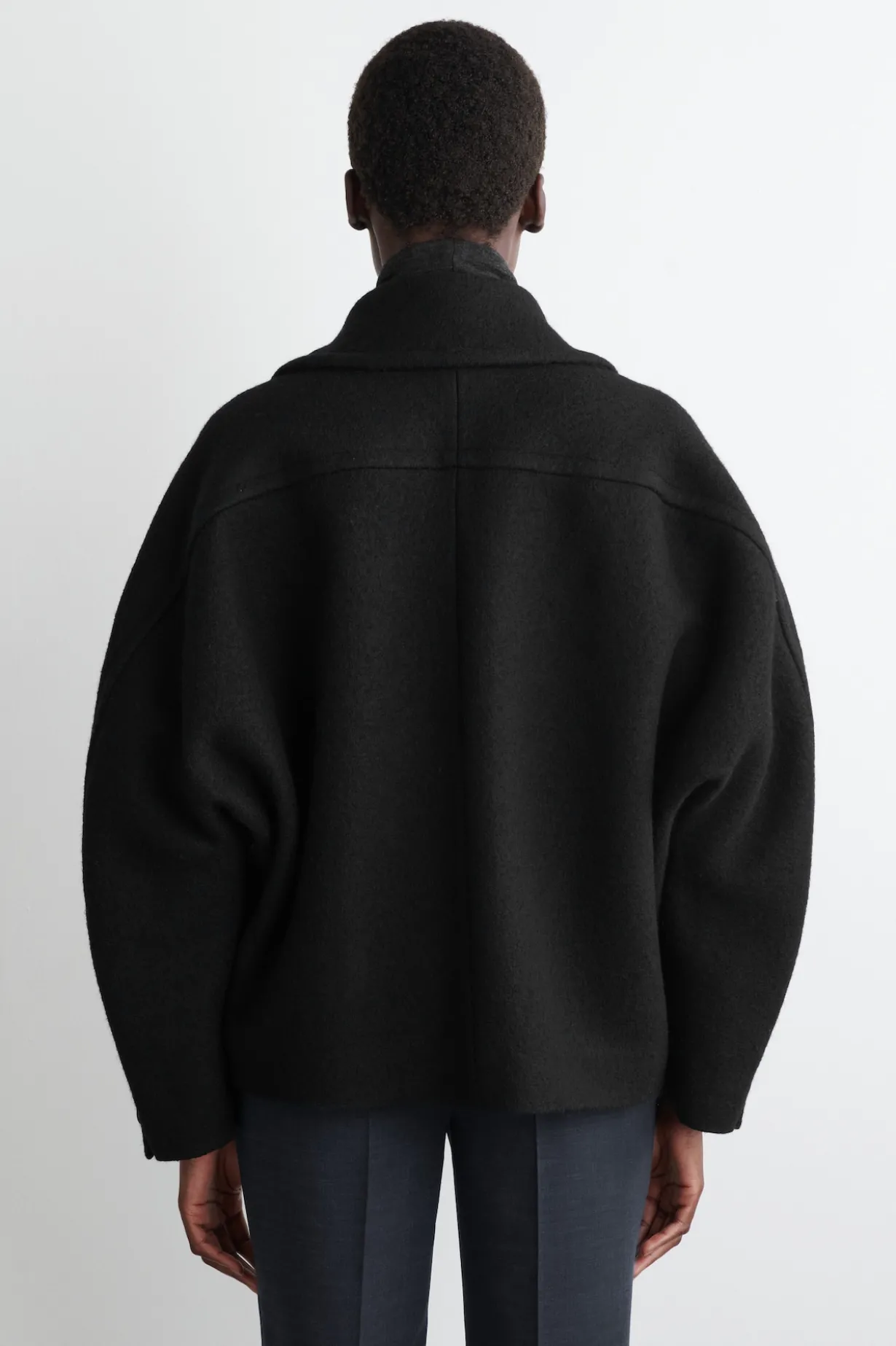 OVERSIZED-KURZJACKE AUS KOCHWOLLE